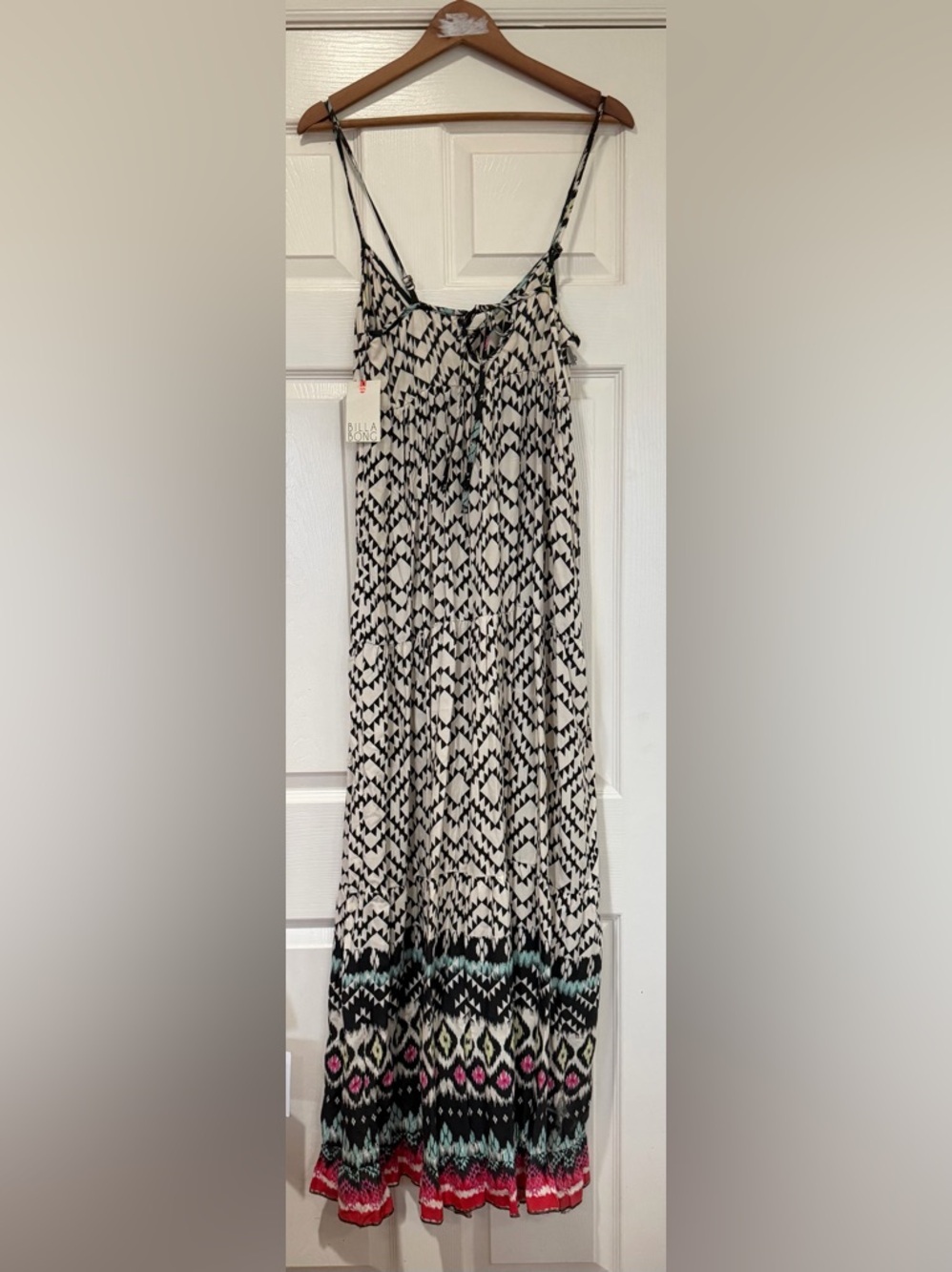 Billabong Brighter Than Black and Beige Print Maxi Dress NWT - Picture 8 of 9